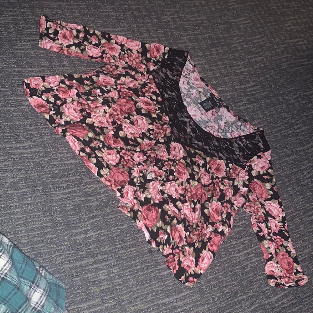 $1! Rue21 medium flower crop